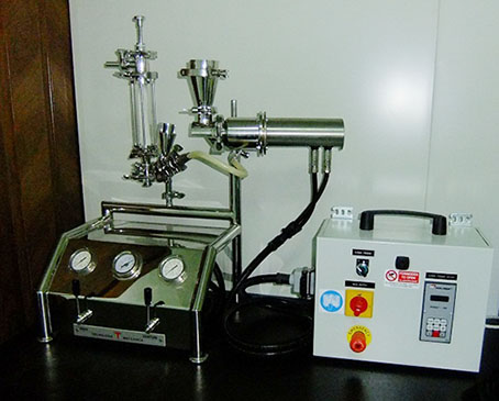 小型的高速醫(yī)藥粉碎機(jī)要如何保養(yǎng)