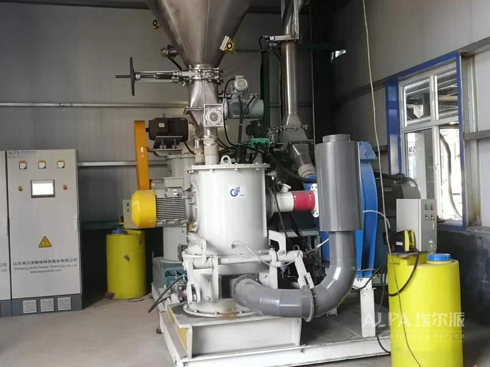 TSM<a href=http://jzjxgl.cn/chanpin/144.html target=_blank class=infotextkey><a href=http://jzjxgl.cn/chanpin/145.html target=_blank class=infotextkey>小蘇打</a></a>粉碎機(jī)設(shè)備實(shí)例圖